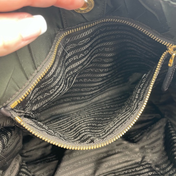 Prada rare Quilted Tessuto
Tote. Chocolate Brown with COA - Picture 12 of 17